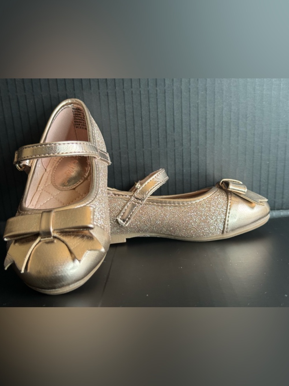 Excellent Condition" Girls' Gold Glitter Ballet Flats Shoes Bow Top Size 7C